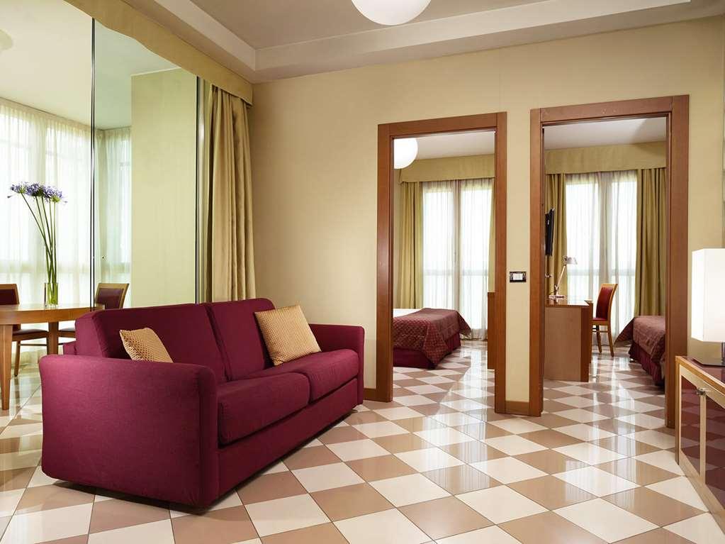 Una Hotels The One Milano Hotel & Residence San Donato Milanese Room photo
