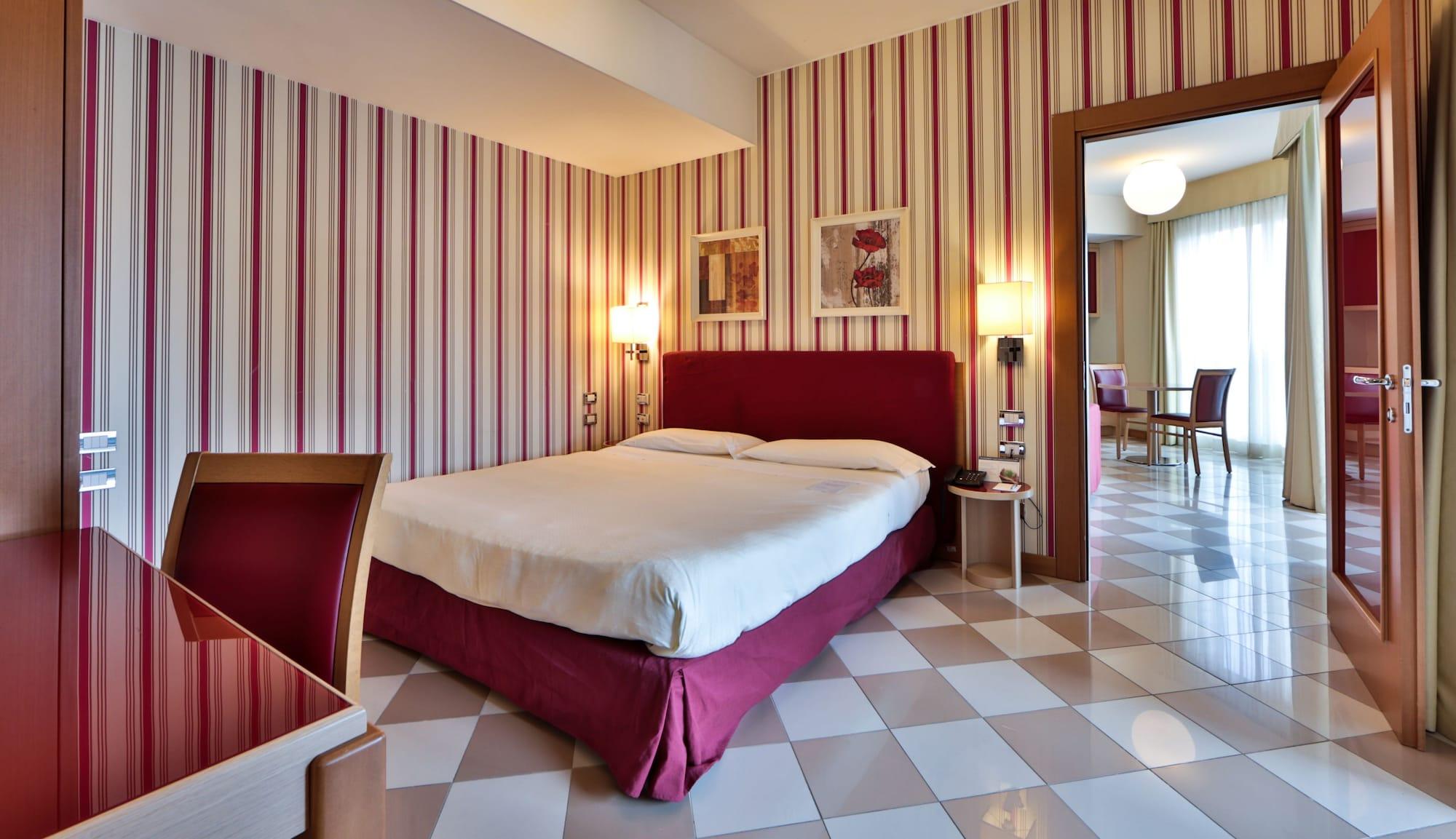 Una Hotels The One Milano Hotel & Residence San Donato Milanese Exterior photo