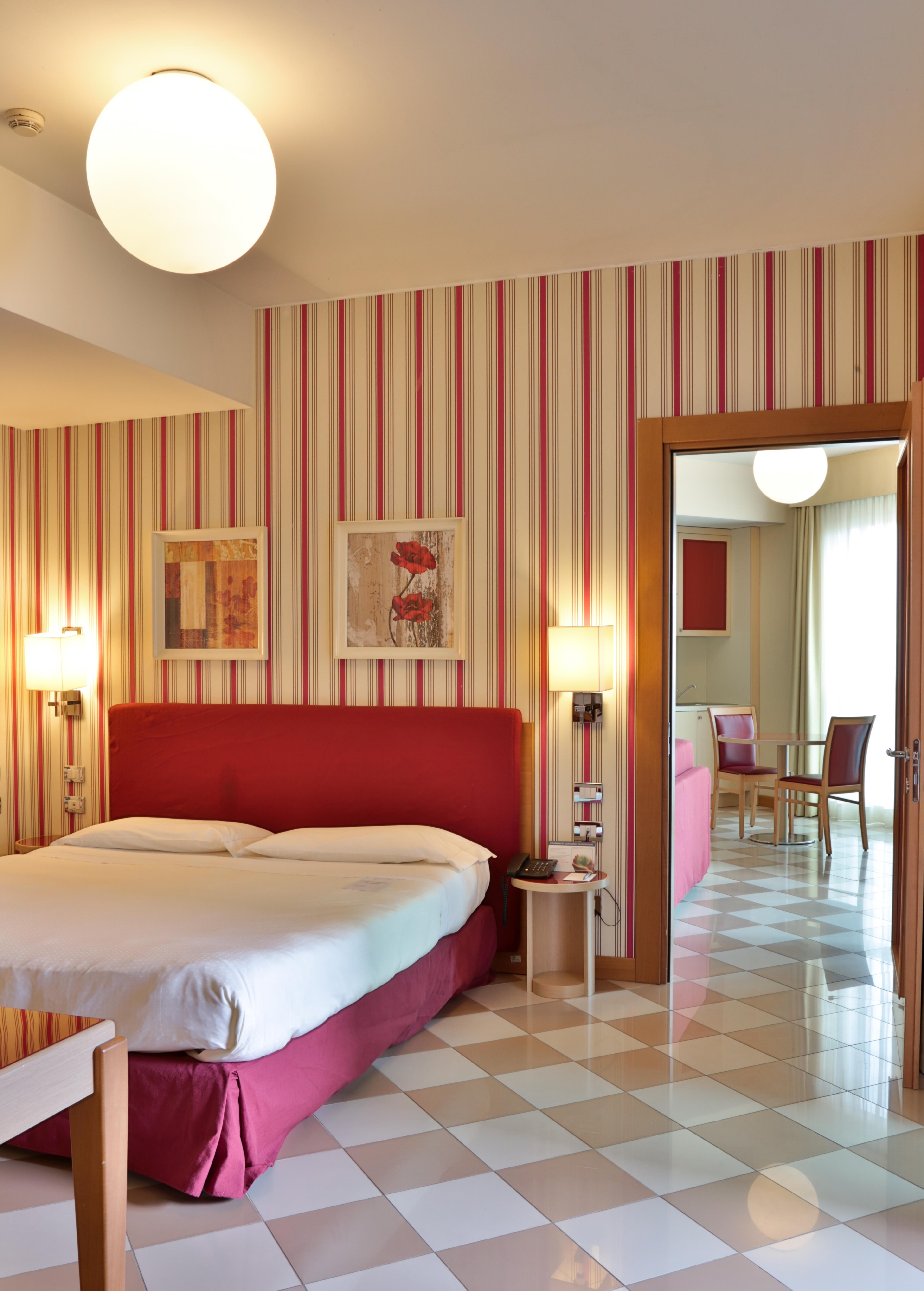 Una Hotels The One Milano Hotel & Residence San Donato Milanese Exterior photo