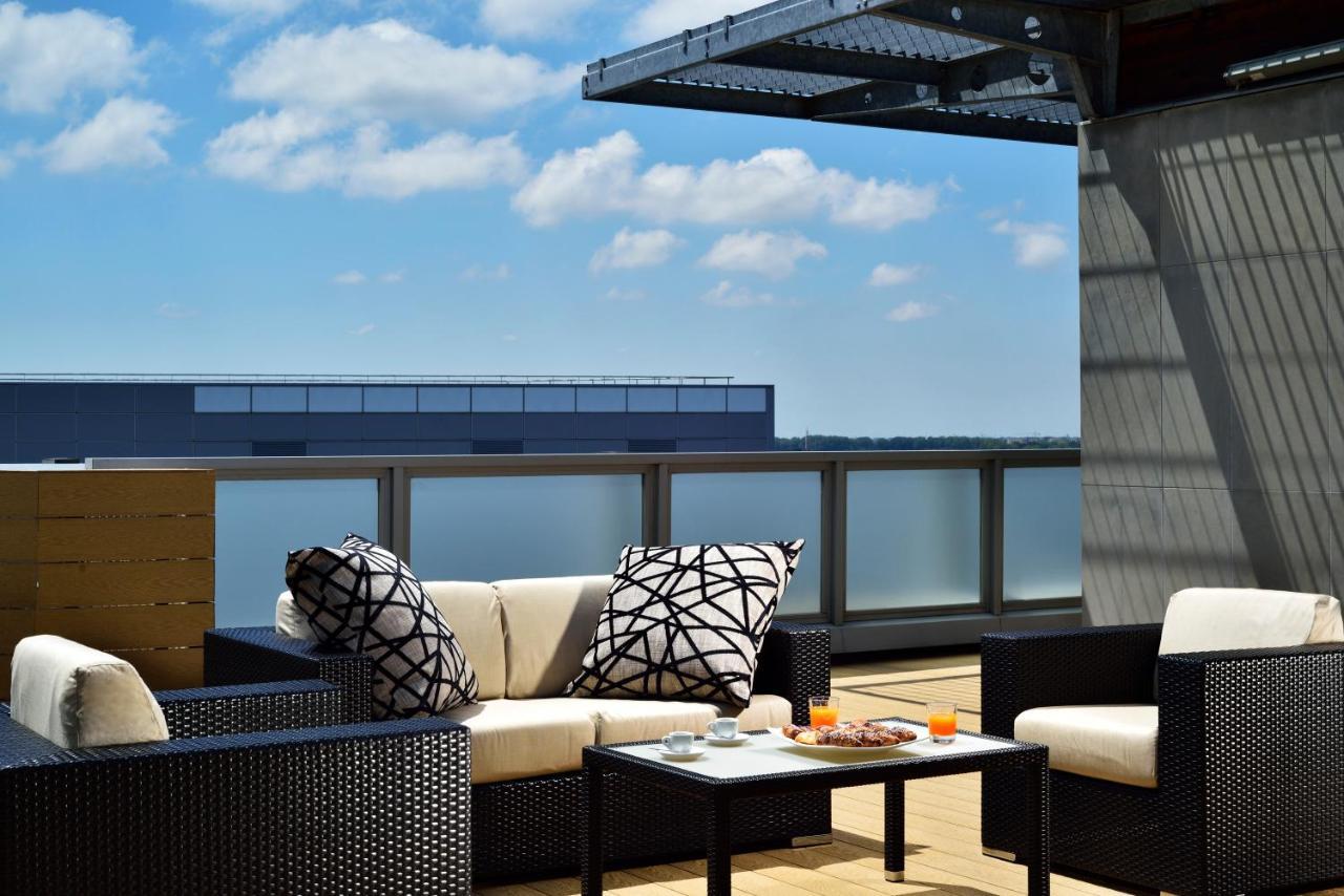 Una Hotels The One Milano Hotel & Residence San Donato Milanese Exterior photo